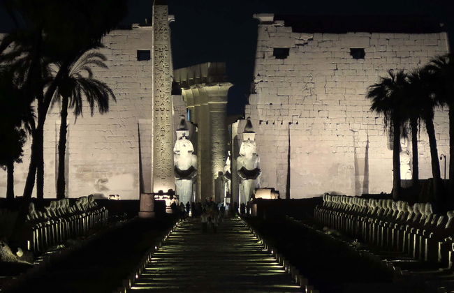 Espectáculo de luz y sonido en el Templo de Karnak - Foto 1