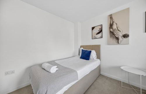 Spacious 4BR Newport Home - Ideal for Families & Groups - Foto 28