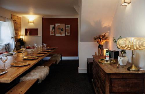 The Farmhouse with two hot tubs - Foto 58