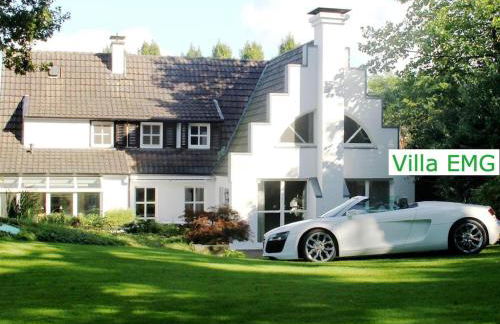 Luxus Ferienhaus Villa EMG Emsdetten nah Münster, Osnabrück, Rheine für Familien Gruppen bis 17 Personen, Pool, Whirlpool, Garten, Kamin, 6SZ - Foto 1