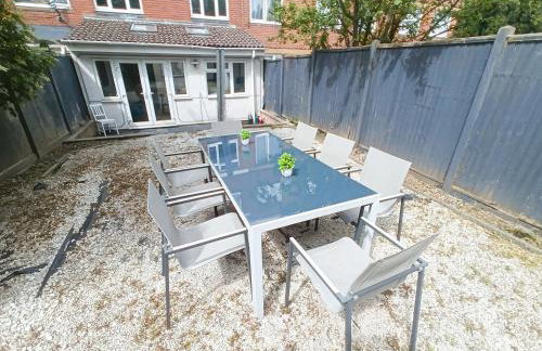 Lovely 4-Bedroom Kilburn Flat with Garden and Parking near Hampstead Heath, Abbey Road by Staylio London - Foto 10