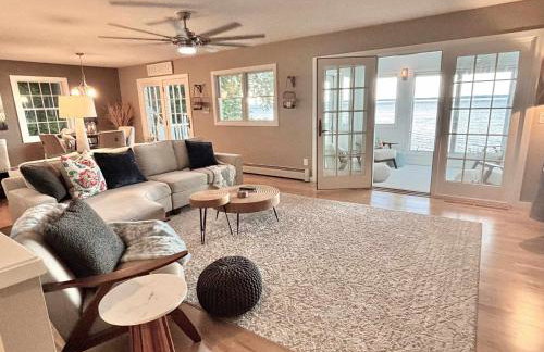 Spectacular Suttons Bay Stay - Game Room Kayaks Pizza Oven & More - Foto 17