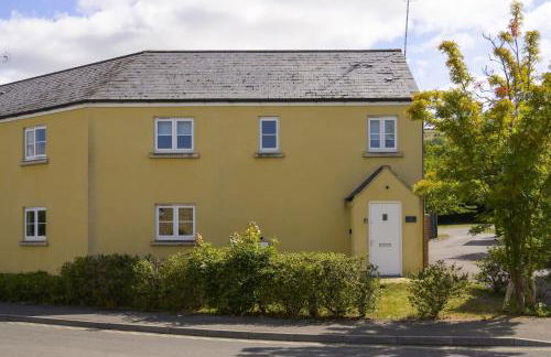 Modern Home on Edge of Cotswolds Private Parking - Photo 5