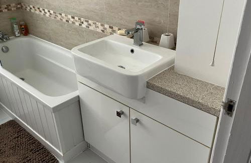 A great place to stay-2 Bedroom House - Foto 7