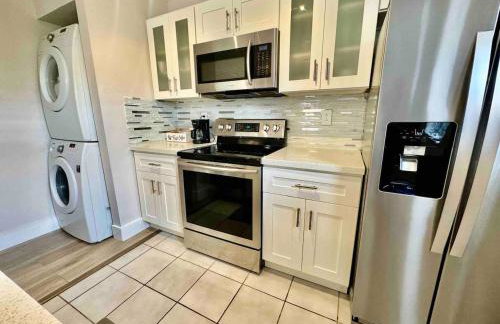 Quiet retreat near Coconut Grove free parking - Photo 57