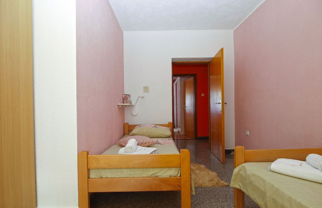 Apartment 1862 - Photo 3