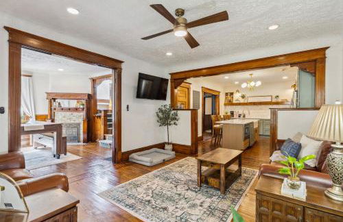 Meerkat Manor- 5 Min Drive to CLE Clinic - Foto 25