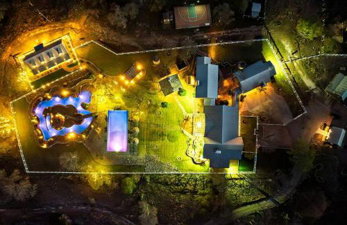 Lazy River Ranch - Pool, Golf, Swim-up Bar, Pickleball - Foto 80