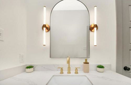 Bay Breeze Bungalow - Game Room & Pet Friendly - Foto 34