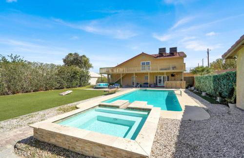 Luxe 4BR Vegas Retreat Pool, Games and BBQ - Foto 1