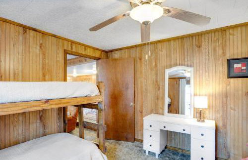 Heber Springs Cabin with Deck 3 Mi to Sugarloaf Mtn - Foto 19