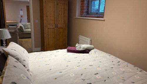 The Barn, Wolds Way Holiday Cottages, 2 bed ground floor - Foto 4, towels, wardrobe