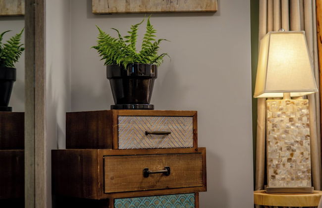 Rayleigh River Retreat - Garden Oasis - Photo 16