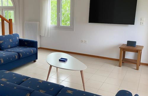 Entire villa with big garden and BBQ amenities - Foto 1