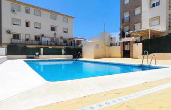 Bonito apartamento en Torrox costa con piscina - Foto 2
