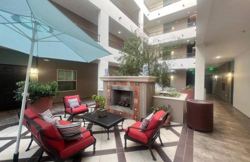 Cozy Apartment in Heart of Encino 104 - Foto 33