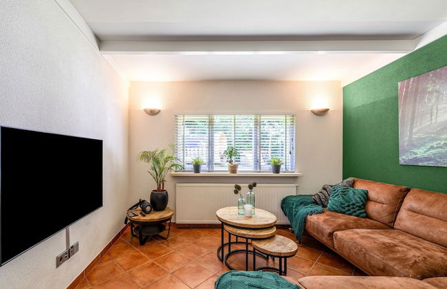 Dog-friendly Stay w/ Spa - Photo 14