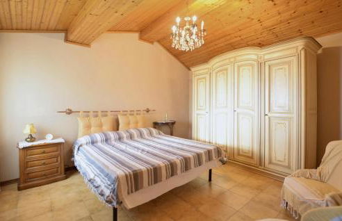 2 Bedroom Nice Home In Camaiore - Photo 3