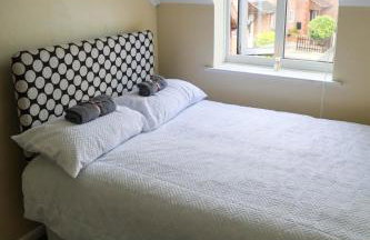 Luxe Cosy&Spacious 2 Bed House - Super Fast Wi-Fi & Private Parking Near GLO Airport & Cheltenham Racecourse - Foto 18