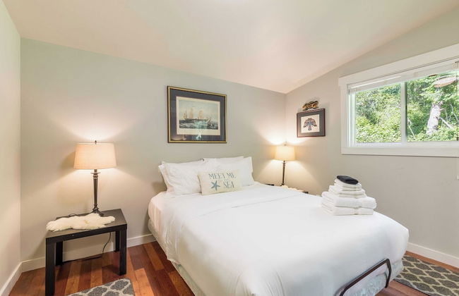 Wolf Beach Cottage by Avantstay Harbor Views - Photo 17