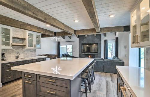 Luxe Mountain Home in Village, Steps to Gondola! - Foto 12