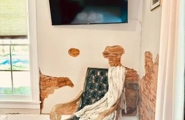 1920 Brick House-Hot Tub-Outdoor Brickoven Pizza-Pets-Breweries - Foto 17