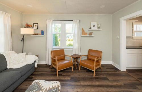 Charming Cozy Cottage with Hot Tub - Foto 6