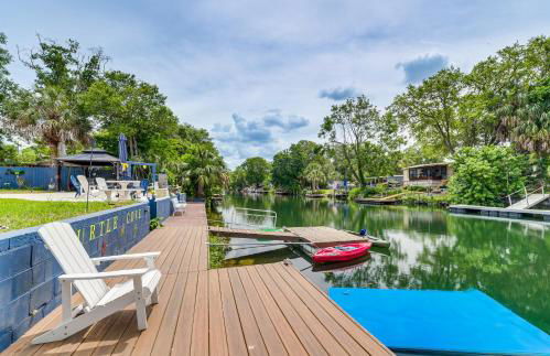 Waterfront Weeki Wachee Home with Fire Pit! - Foto 3