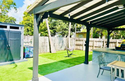 Heated Pool Tropical House with Summer Kitchen 3BR- Oasis in Miami! - Foto 35