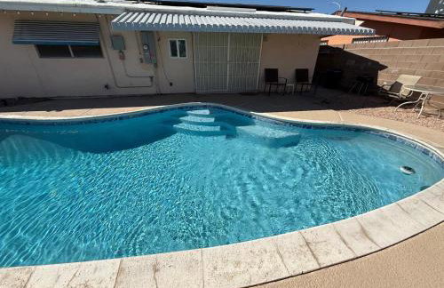 Vintage Apt Private Pool Oasis Sleeps 6 5 Min DT - Foto 1