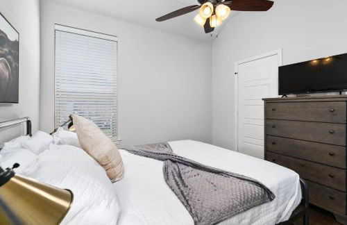 The Noble House Near Magnolia & Baylor W Pool - Photo 35