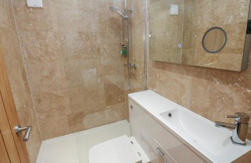 Courtyard Cottage Number 9 - Photo 9