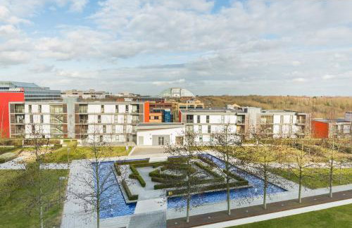 The Vizion serviced apartments from Pincott Properties - free parking, private balcony, and WiFi - Photo 26