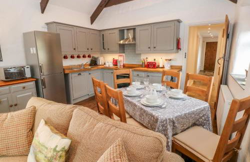 Potters Barn - Photo 8