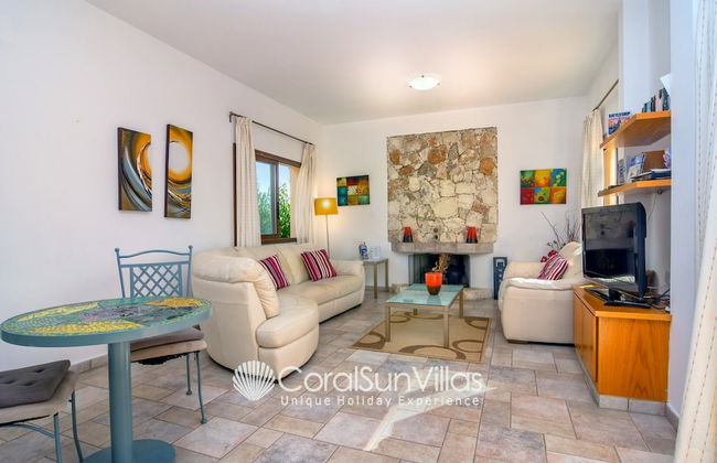 Large Pool & Garden, Billiard, Peaceful Area, Near to the Sea, Coral Bay Paphos - Foto 50