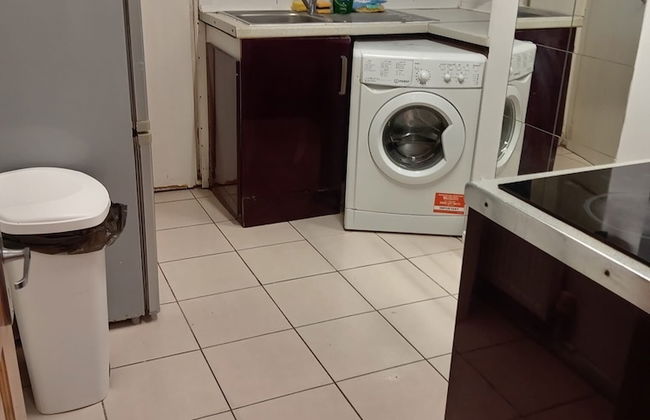 Luton Excellent 1 bed Apartment With Living Room - Photo 22