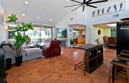Spectacular condo with private golf privileges includes golf cart on Monterey Country Club !! - Foto 11