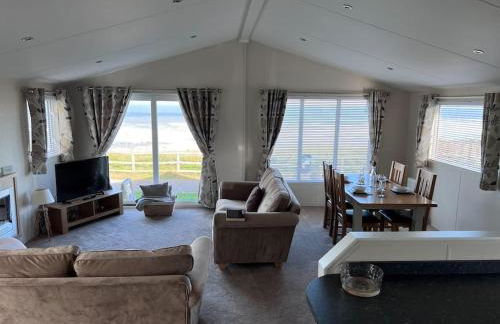 Beautiful 2-Bedroom Lodge with Spectacular Views - Photo 12