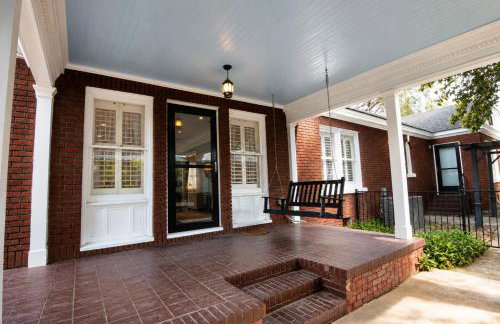 Charming home with pool, enclosed yard, patio & great Woodlawn Lake location - Foto 46