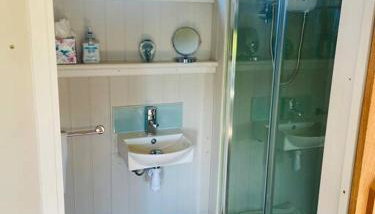 The Witterings Shepherds’ Hut - Foto 4