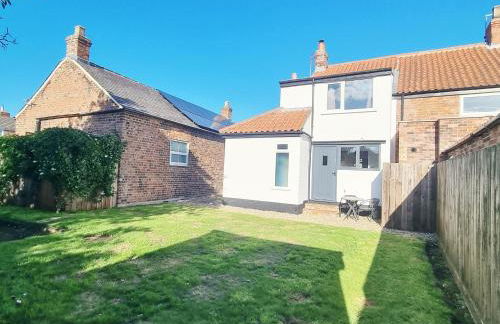 Beautiful 2 Bedroomed Cottage with Garden 10 minutes from Hornsea Beach - Foto 3