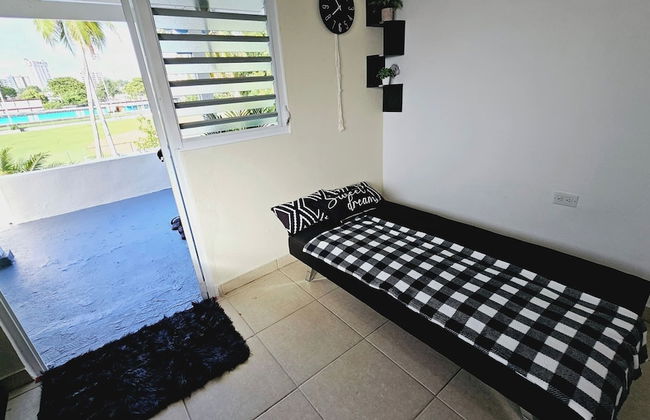 Cozy and Modern Apartment Black & White With Jacuzzi on Terrace - Photo 5