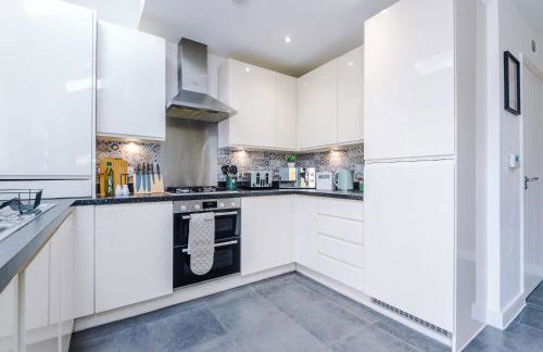 R&R - Modern Townhouse near Etihad & City Centre (5 Bedrooms, Free Parking) - Foto 58