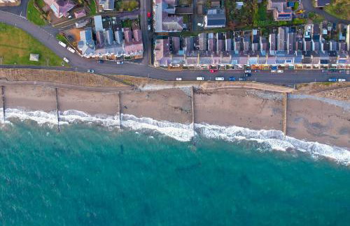 Bay View, Sleeps 18, 7 Bedrooms, 7 Bathrooms, Seafront, Criccieth - Foto 76