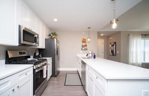 Spacious 2 bed Condo with Office - Foto 10
