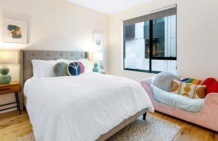 Silverlake Sunset Treehouse • Art-Filled Escape w Jacuzzi Sauna AvantStay - Foto 72