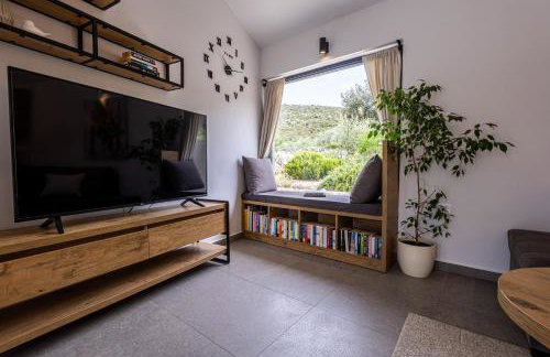 Villa Bosilen with private pool, near Trogir, Split airport, quiet area, family villa - Photo 32