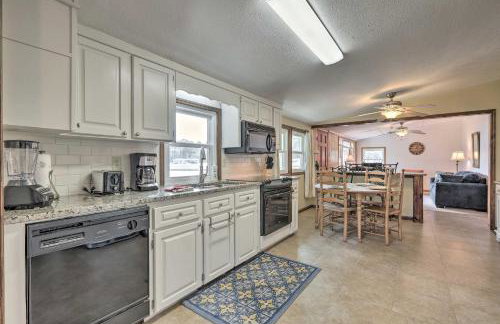 Lake Sinclair Cottage with Deck and Boat Dock! - Foto 10