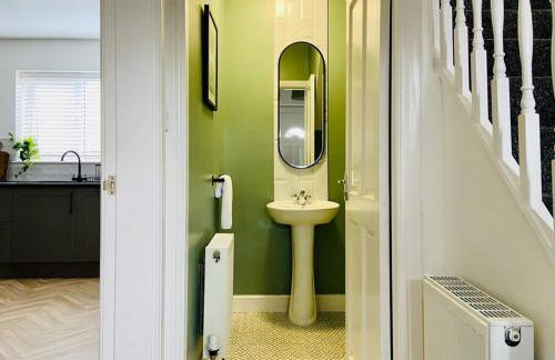 uSnooz I Charming 4-Bed Halifax Home with Garden - Foto 9