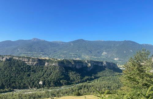 Très belle maison spacieuse et lumineuse, vue sur la station de Risoul et de Vars - Foto 59